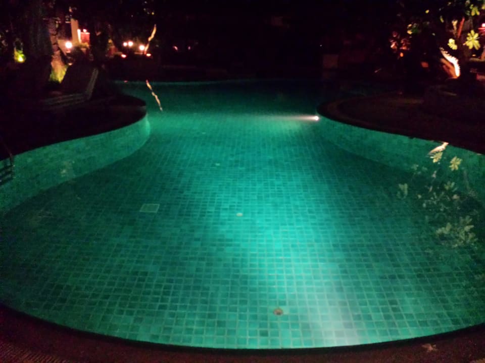 Pool bei Nacht Chaweng Regent Beach Resort