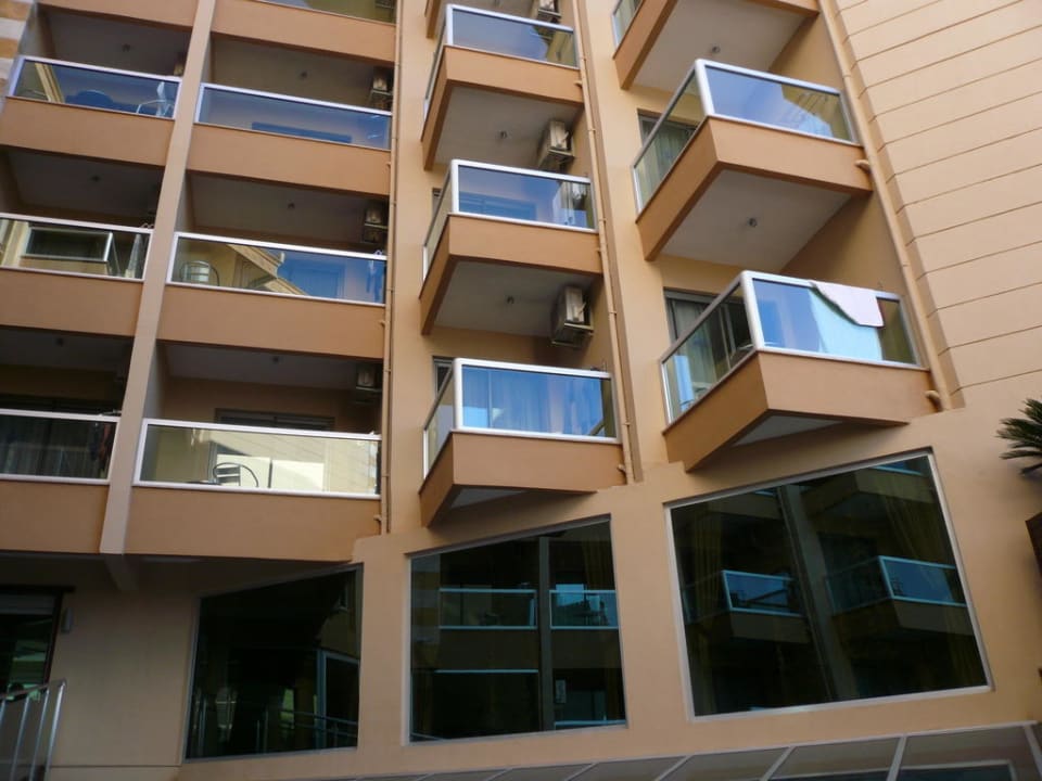 Frontseite des Hotels Tac Premier Hotel & Spa