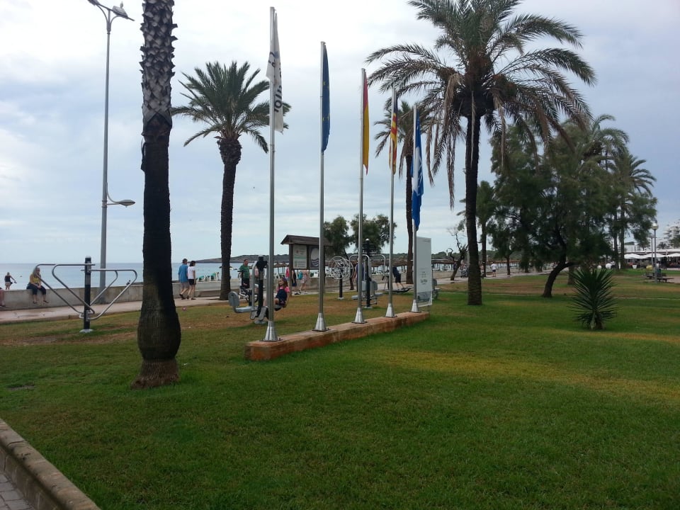 Promenade mit Fitnessgeräten La Santa Maria Hotel