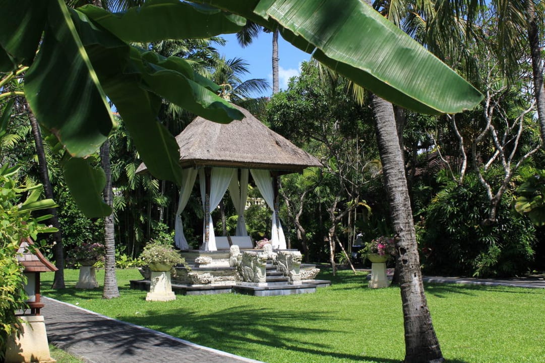 Hochzeitstempel im Garten Puri Santrian