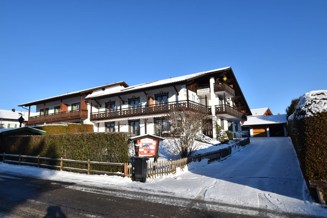 Außenansicht Gästehaus Bergfrieden