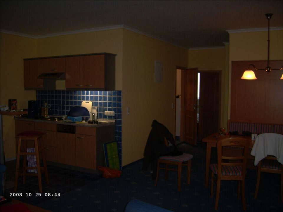 Wohnraum mit Küche Elldus Resort - Familotel Erzgebirge