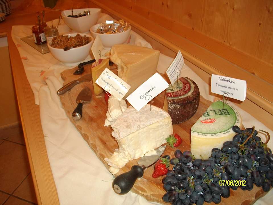 Käsebüffet Alphotel Tyrol