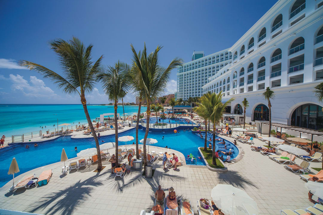 Außenansicht Hotel Riu Cancun