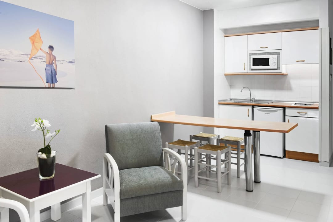 Cocina Apartamento Elba Lucía Sport & Suite Hotel