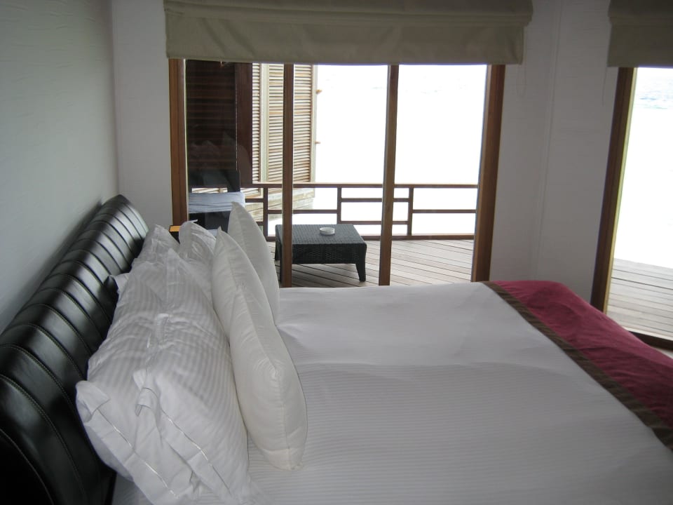 Water Villa mit Jacuzzi Kuramathi Maldives