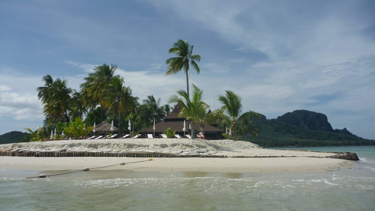 Den Sand spült es langsam weg Koh Mook Sivalai Beach Resort