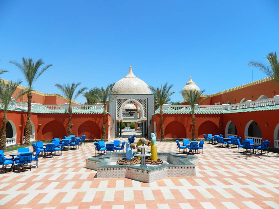 Jedna z restauracji Pickalbatros Alf Leila Wa Leila Resort - Neverland Hurghada