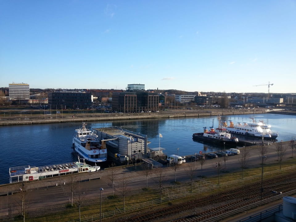 Zimmerausblick  zur Hörn (1) IntercityHotel Kiel