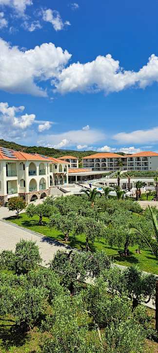 Außenansicht Akrathos Beach Hotel