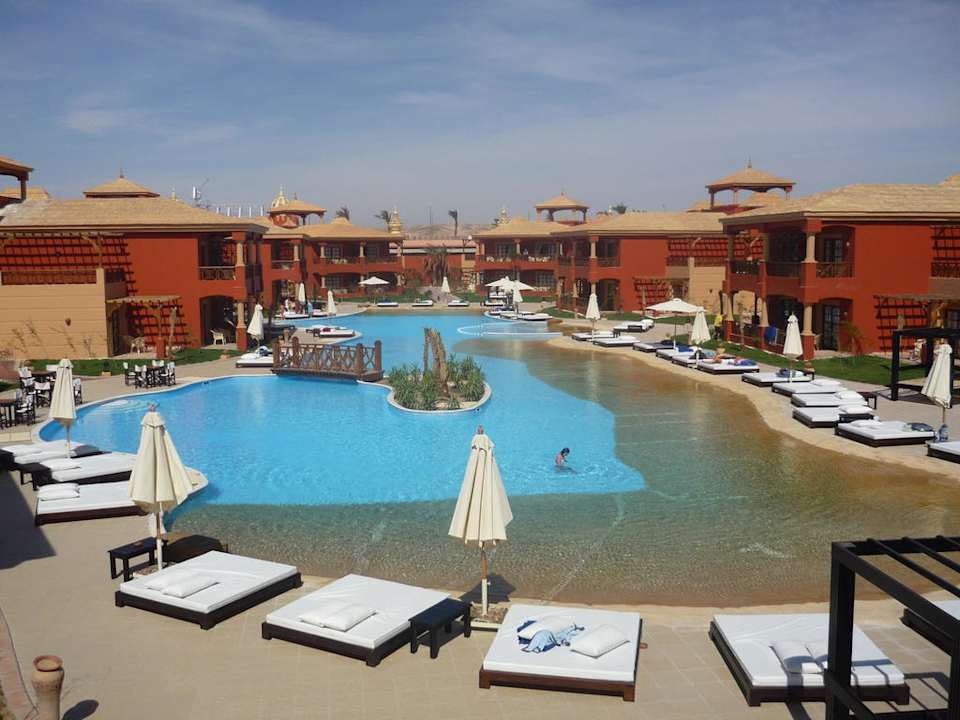 Blick vom Balkon auf den Pool Pickalbatros Alf Leila Wa Leila Resort - Neverland Hurghada