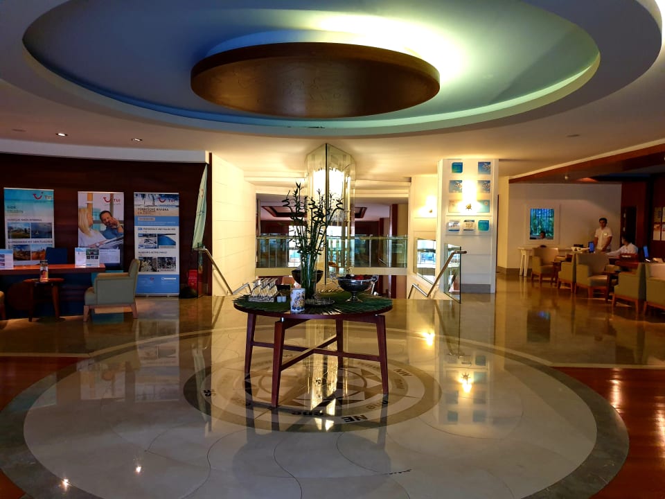 Lobby Hotel Grand Side
