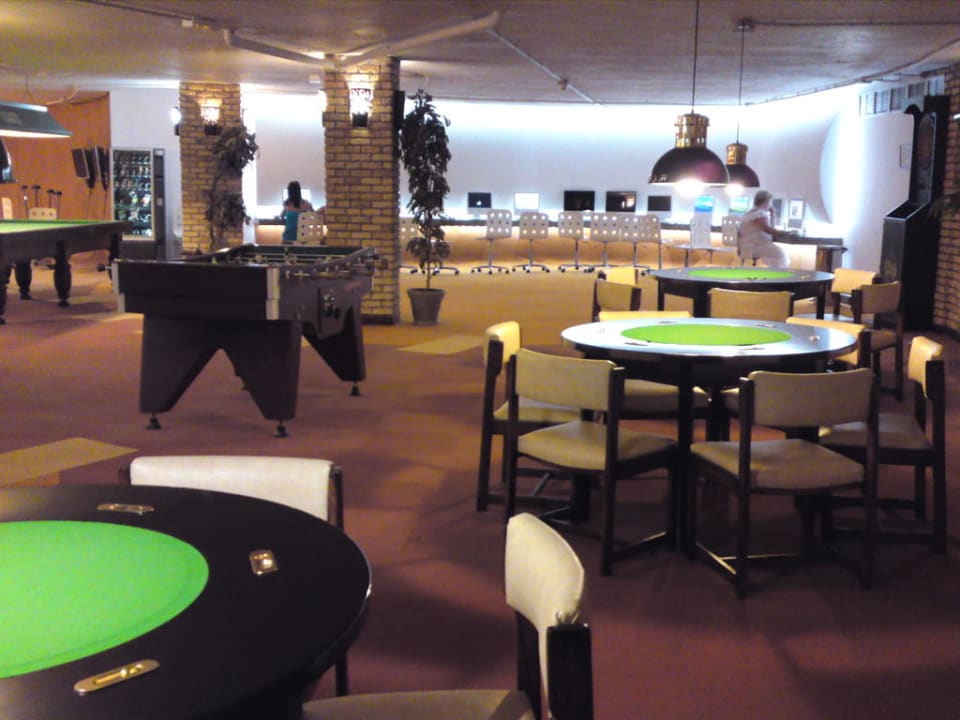 Spieleraum im Keller Bull Escorial & Spa
