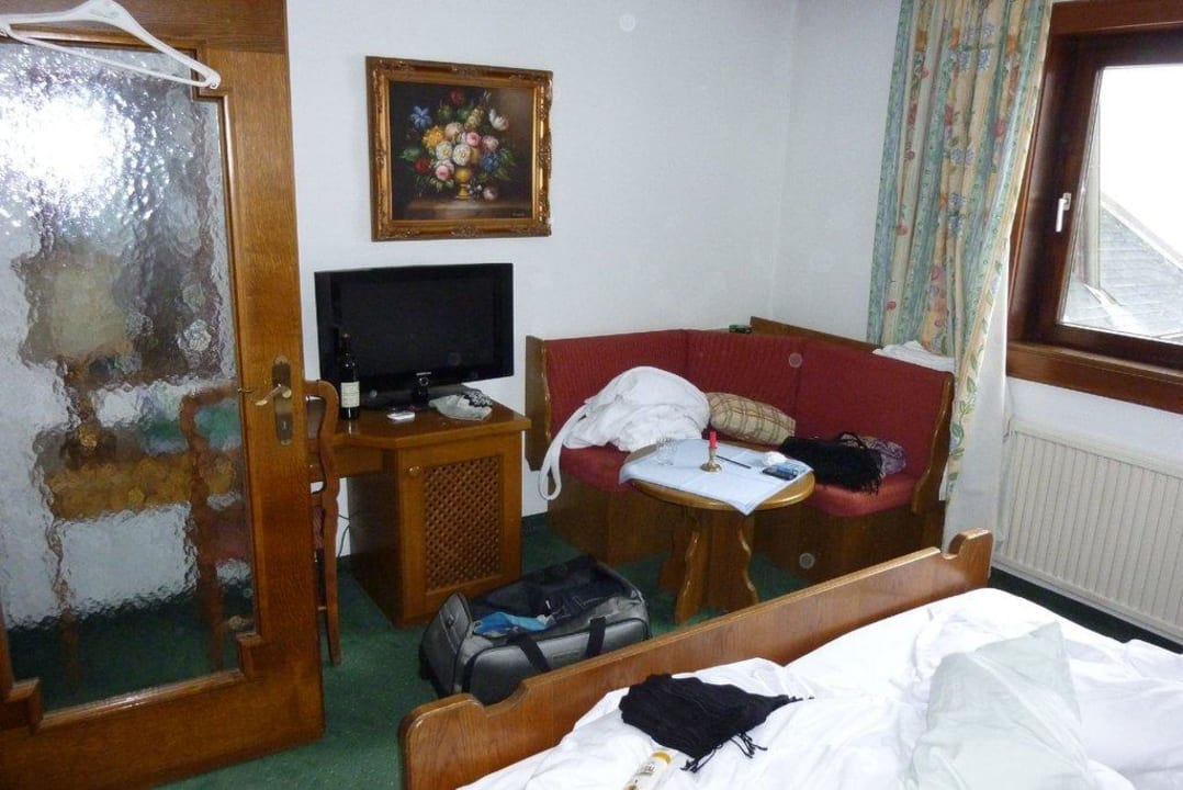 Zimmer 211 Eckbank Hotel GUT Trattlerhof & Chalets