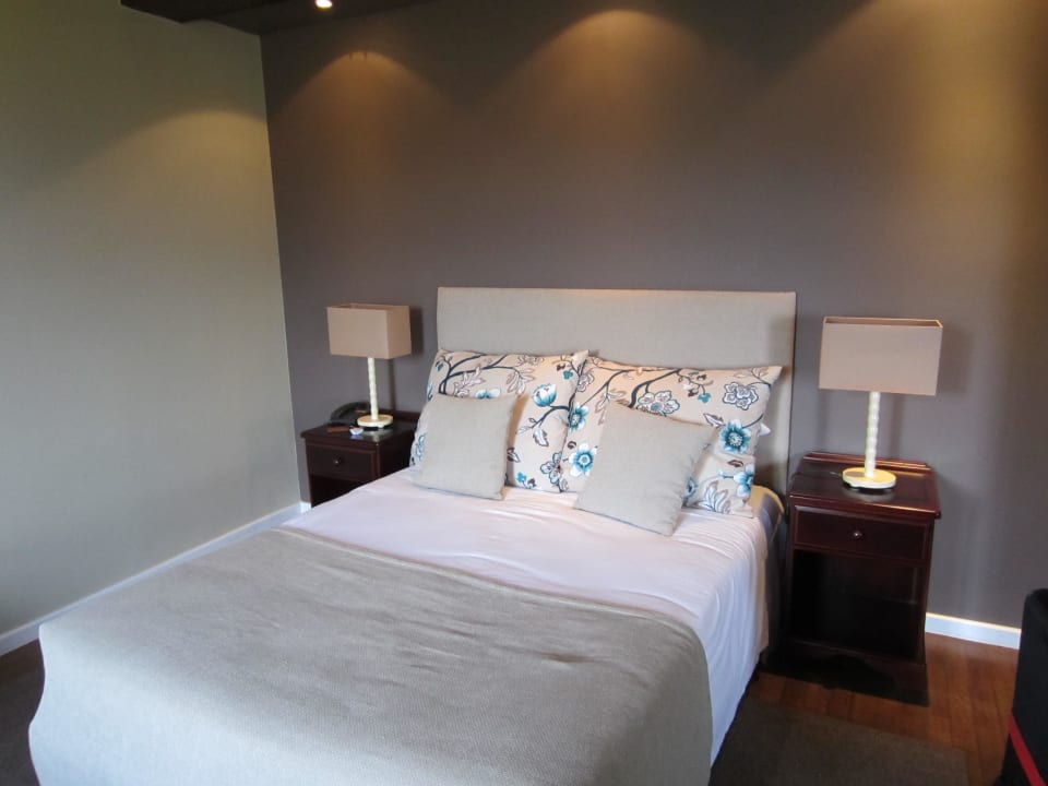 Schönes Doppelbett Hotel Quinta do Furao