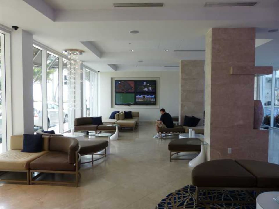 Lobby B Ocean Sonesta Fort Lauderdale