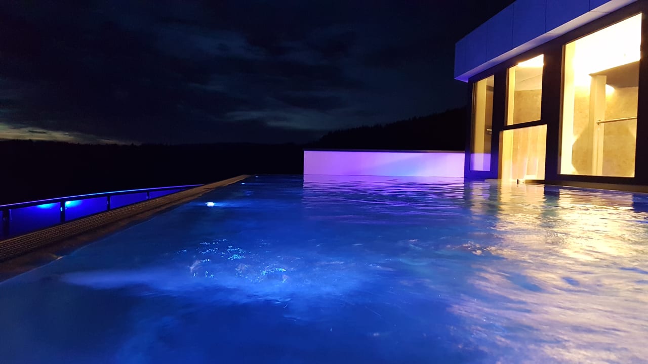 Pool 1. Bier & Wohlfühlhotel Gut Riedelsbach