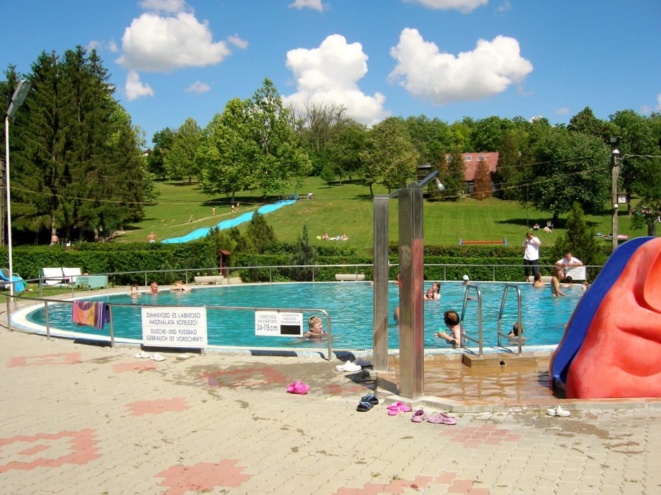 Kinderbecken mit Rutsche Hotel Peresa