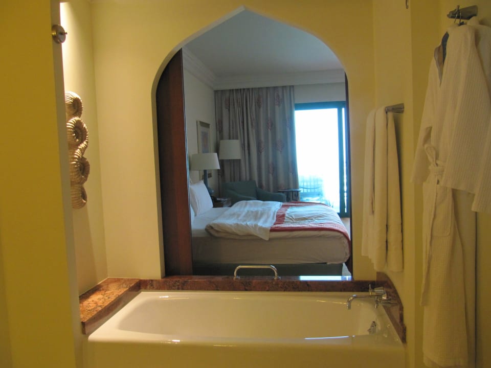 Blick vom Bad ins Zimmer Atlantis, The Palm