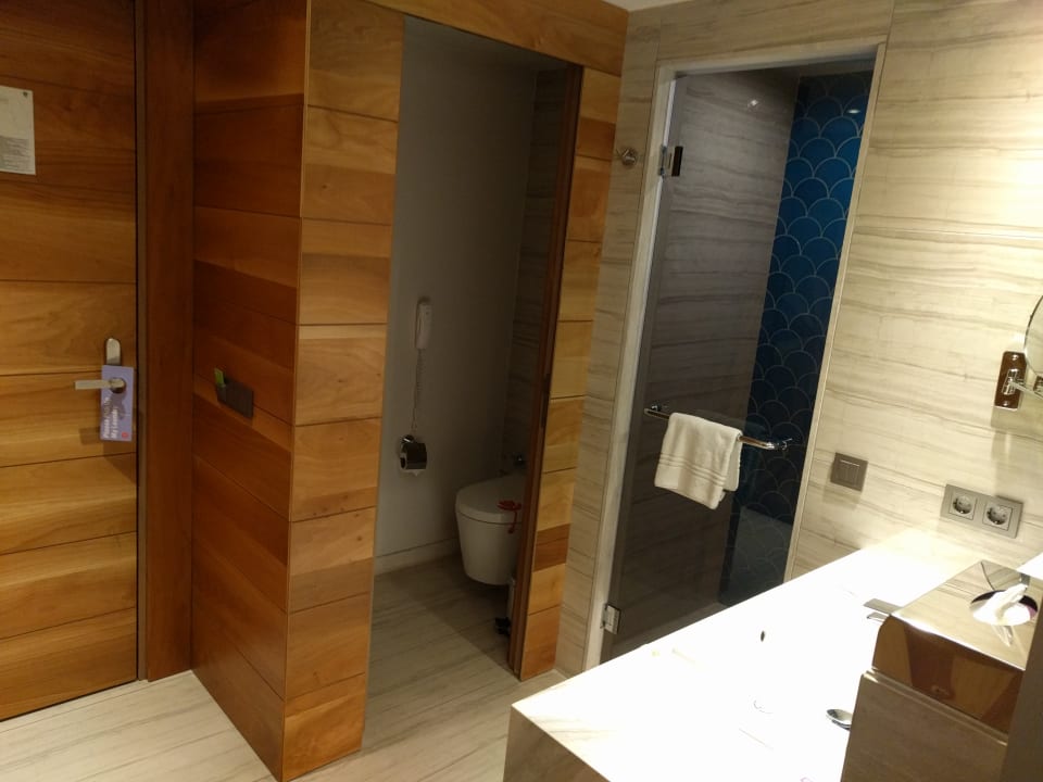Zimmer Acanthus Cennet Barut Collection