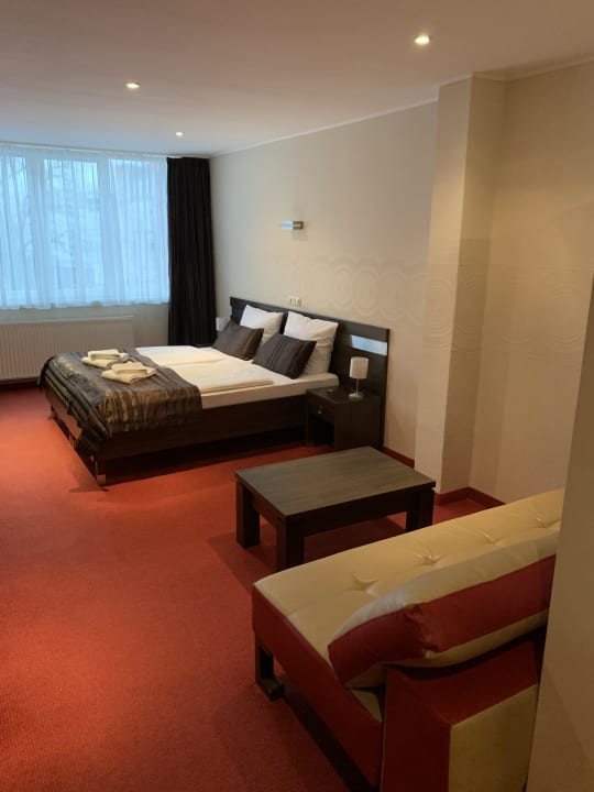 Zimmer Hotel home