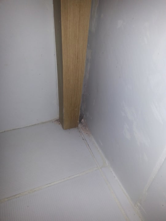 So sieht kein frisch geputztes Bad aus .... Larina Resort Spa & Hotel