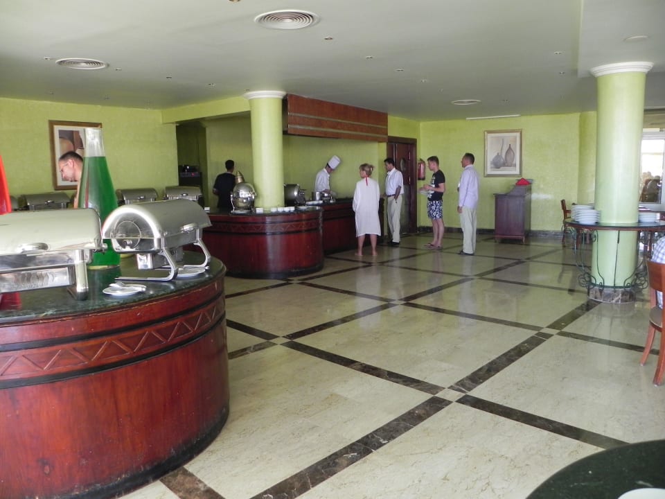 Spätes Frühstücksbuffet Malikia Resort Abu Dabbab