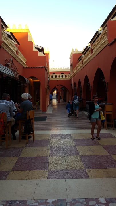 Shopping-Meile sowie Bars Pickalbatros Alf Leila Wa Leila Resort - Neverland Hurghada