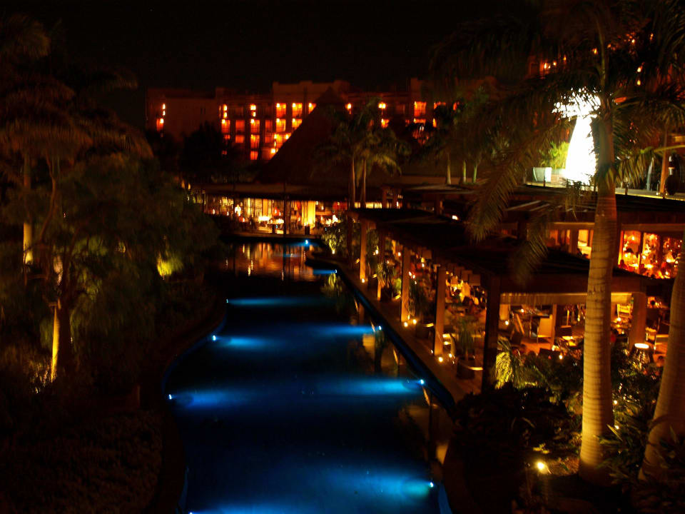 Hotel (restauracja nad basenem) Lopesan Baobab Resort