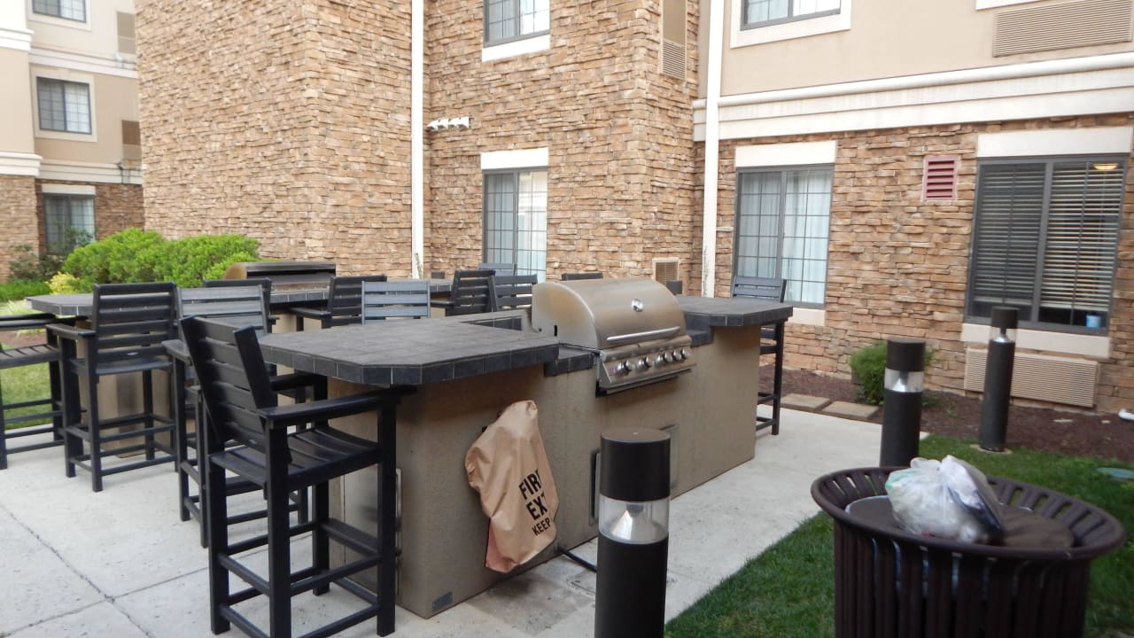Grill Hotel Staybridge Suites Chantilly Dulles Airport