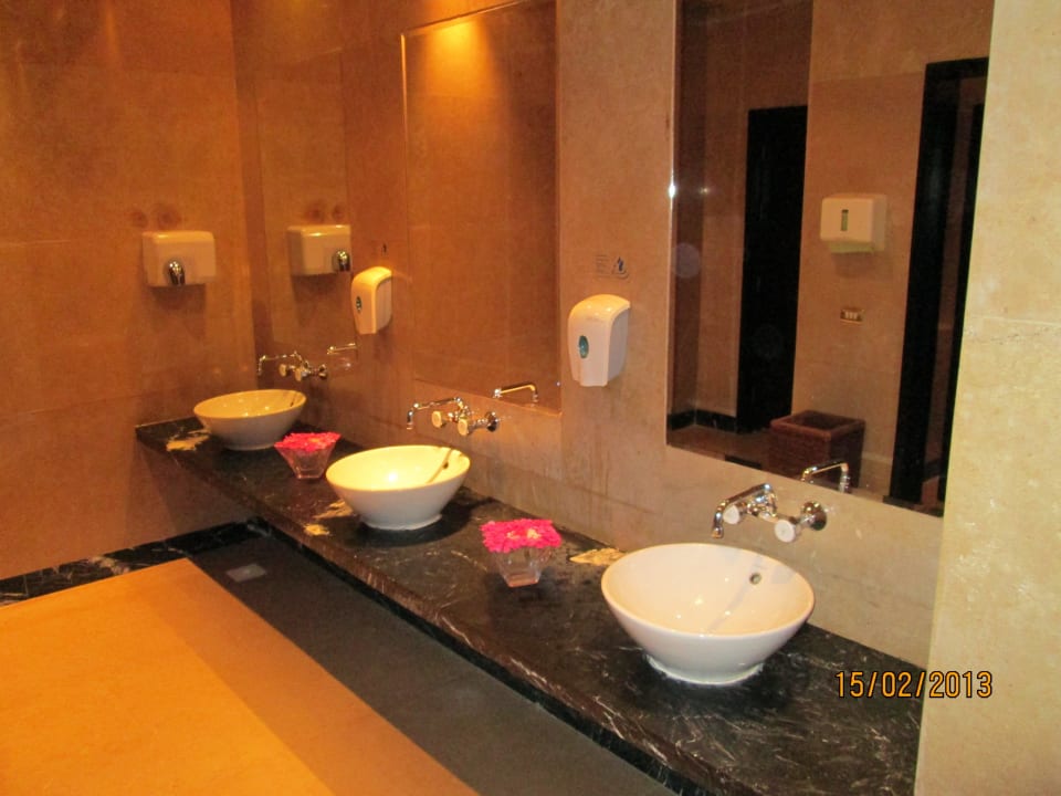 Gemeinschaftstoilette Herren immer sauber Jaz Solaya