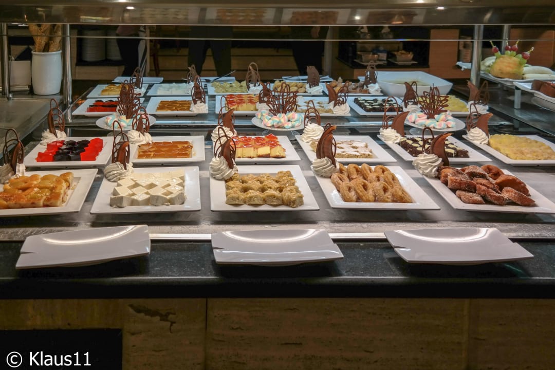 Abendbüffet vor dem Ansturm Bahia Principe Grand El Portillo