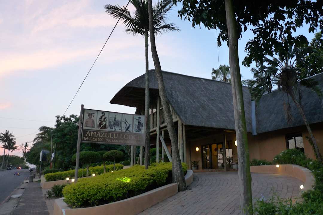 Hotelauffahrt Hotel AmaZulu Lodge