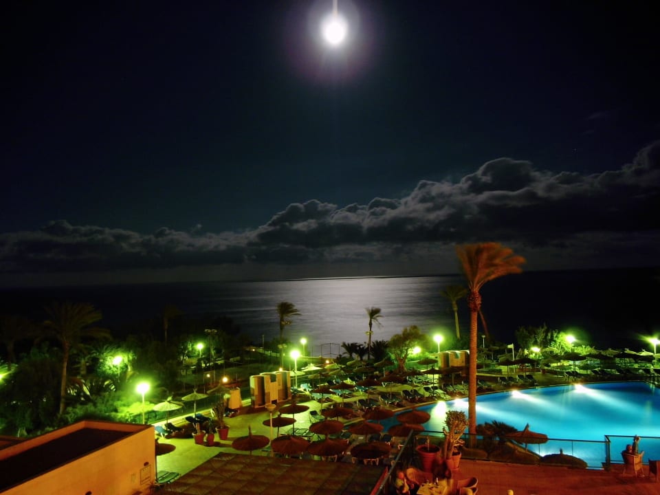 Pool bei Vollmond SBH Club Paraiso Playa