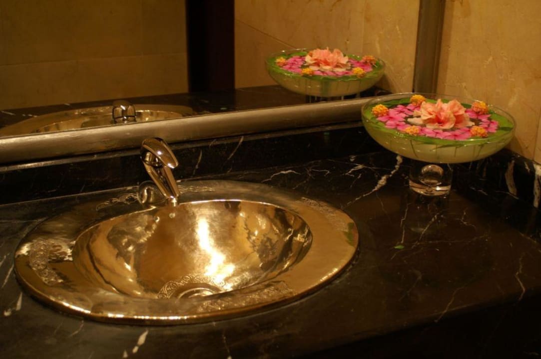 Day & Night Bar Waschräume Steigenberger Coraya Beach - Adults only