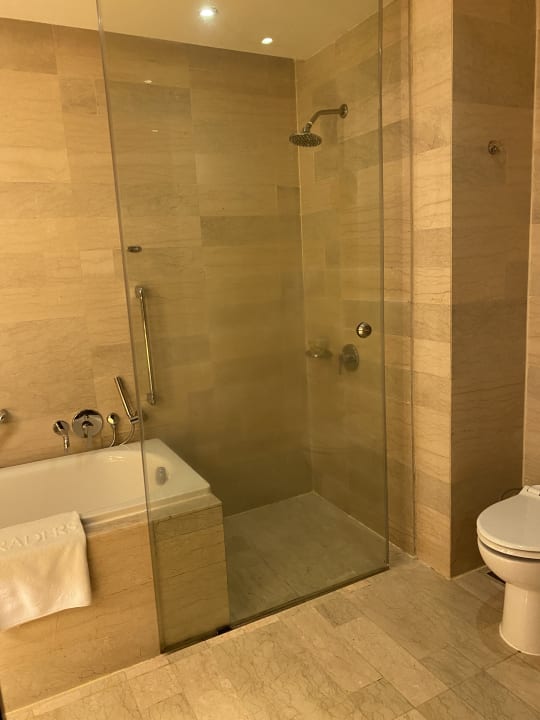 Zimmer Hotel Traders Kuala Lumpur