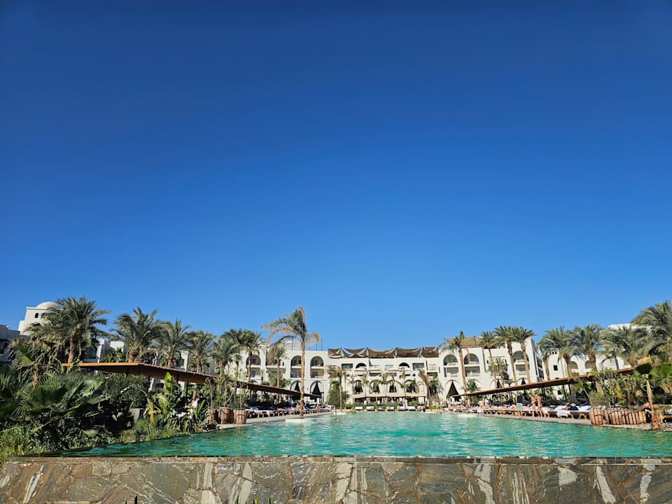 Pool Serry Beach Resort