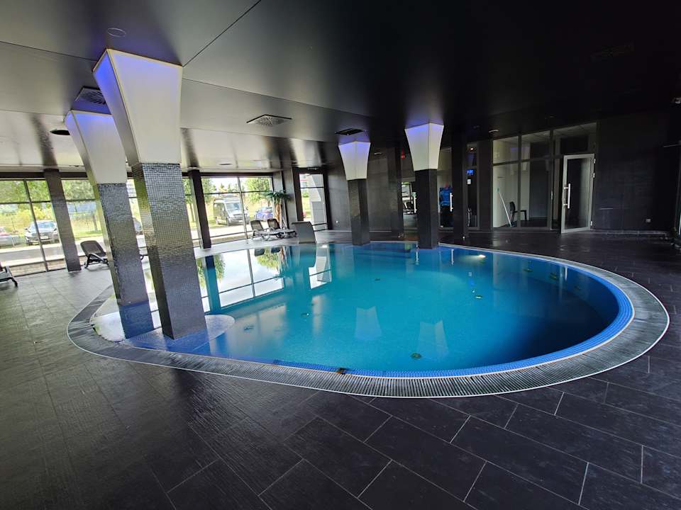 Pool Hotel Silver