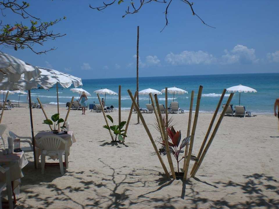 Blick vom Restaurant zum Strand The Fair House Beach Resort
