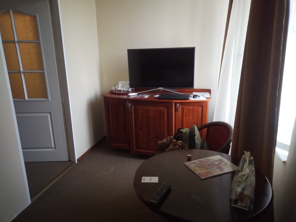 Zimmer At The Old Lady