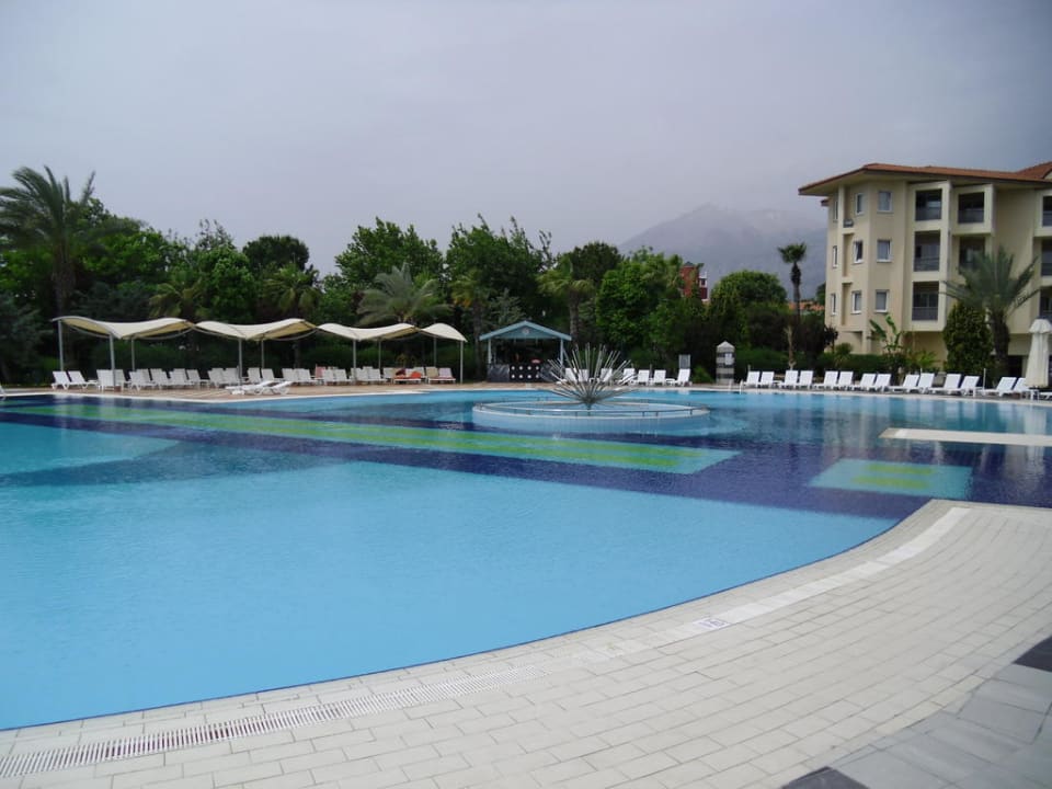 Schöner Pool Le Jardin Resort