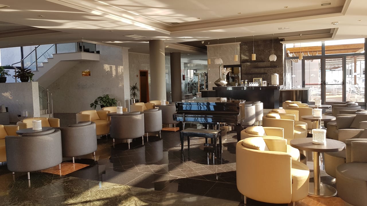 Lobby Hotel Mirador Papagayo by LIVVO