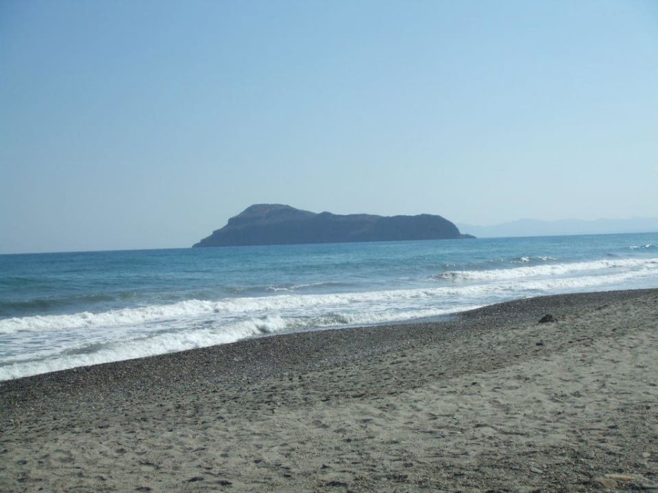 Viele Steine, wenig Sand Sunprime Platanias Beach