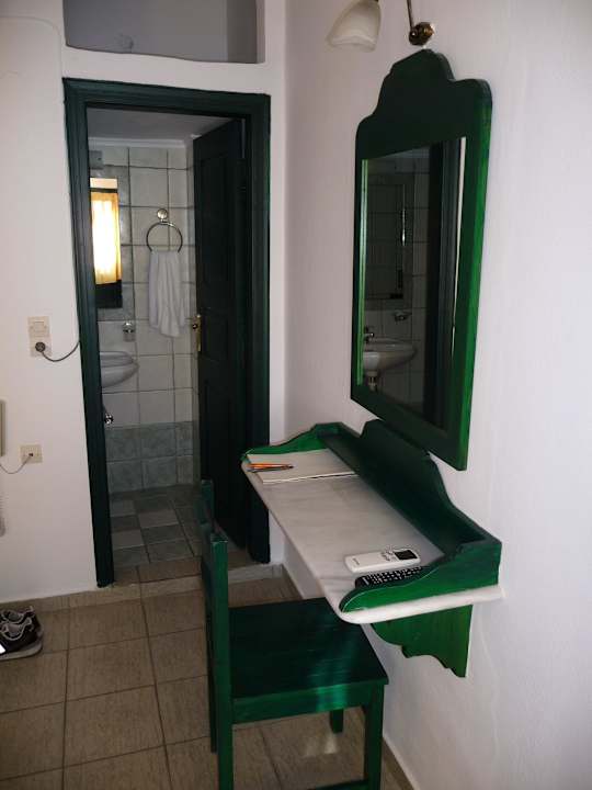 Spiegeltisch Hotel Remvi Villas