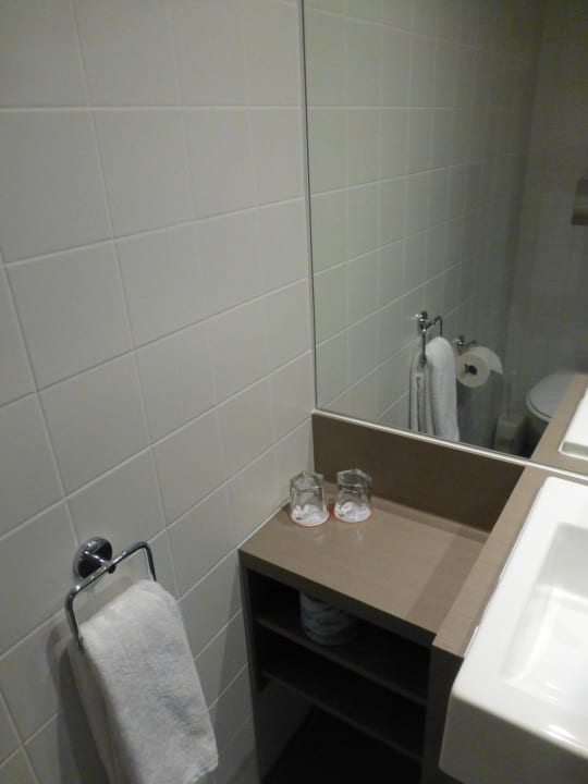 Badezimmer Sudima Hotel Airport