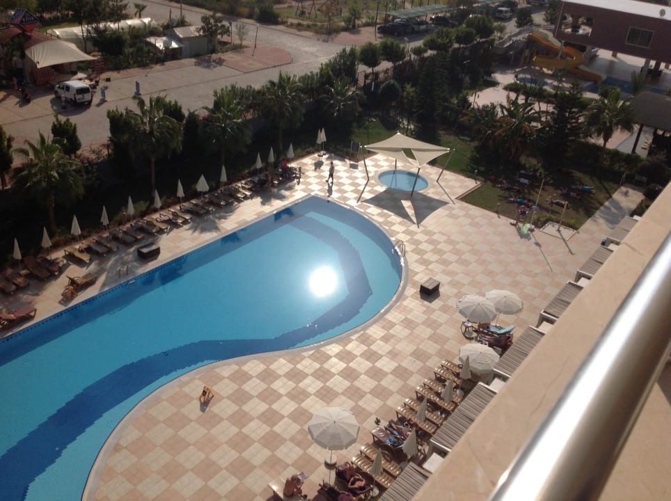 November im Pool Solivia Hotel