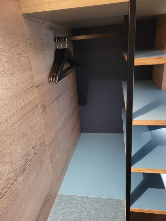 Zimmer Schulz Hotel Berlin Wall at the East Side Gallery