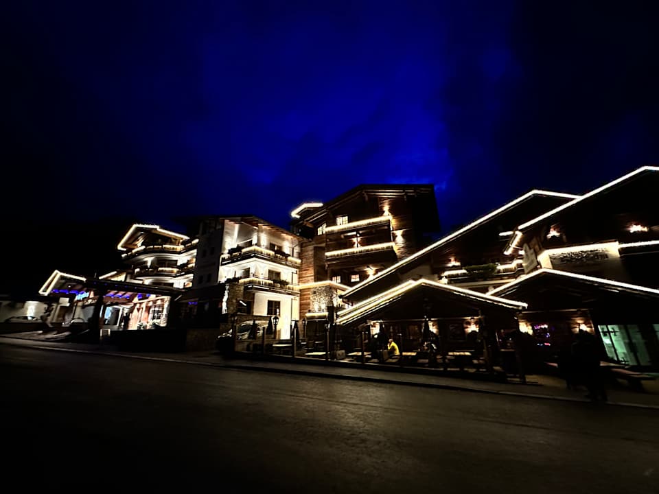 Außenansicht Hotel Restaurant Hexenalm