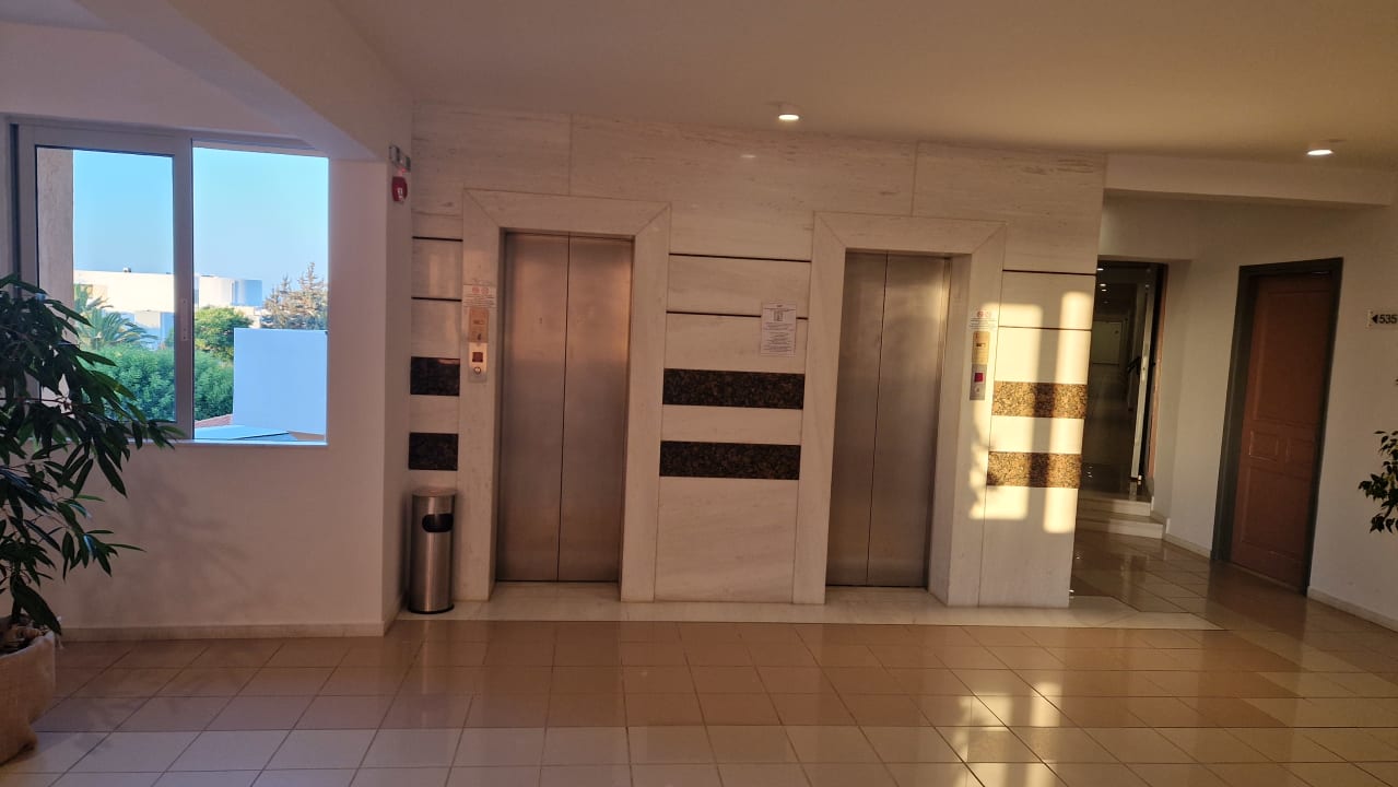 Lobby Anissa Beach & Village