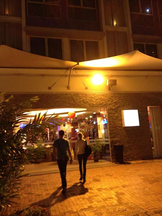 Eingang vom Meer The Elopura Hotel